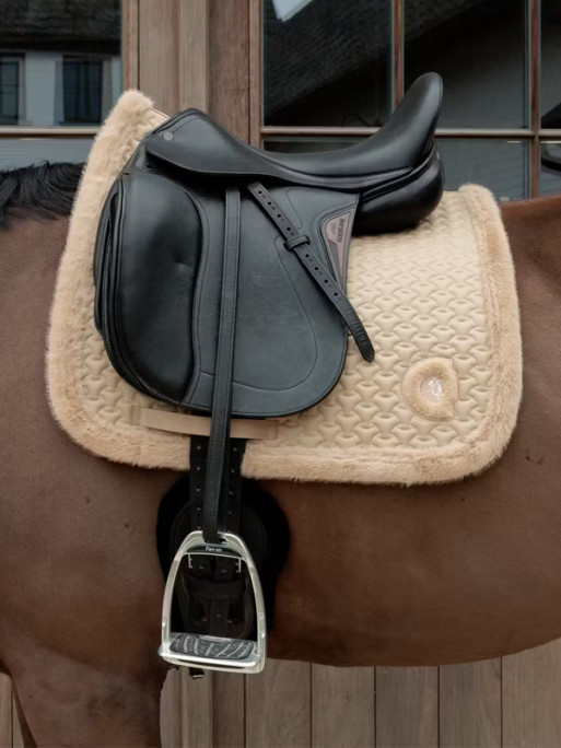 Tapis de selle Plaited Fake Fur dressage Kentucky Tapis de selle Plaited Fake Fur dressage Kentucky