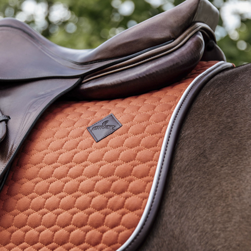 Tapis de selle Classic Leather Jumping Kentucky